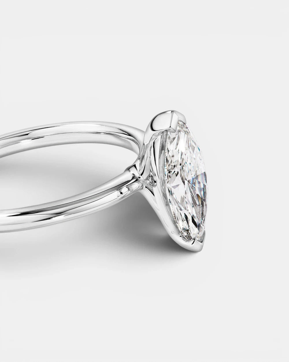 ESSENCE Marquise
